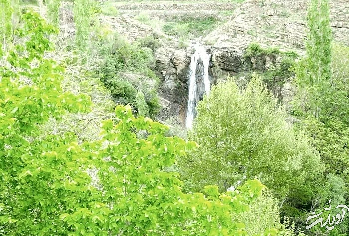 آبشار زیبای روستای برگ جهان لواسان آبشار برگ جهان